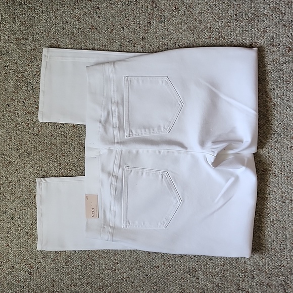 NWT NYDJ Pull-On Straight Jeans Size 16W - Picture 3 of 7